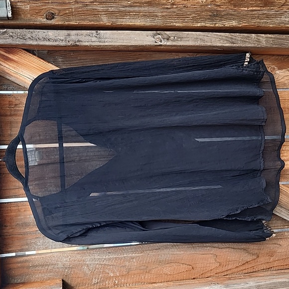 Raiment Fashions, Inc. Sheer Embellished Tunic Top op, Size M - Picture 6 of 9